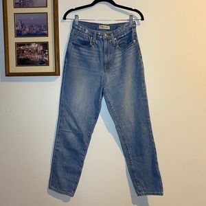 Madewell The Mom Jean in Melva Wash
